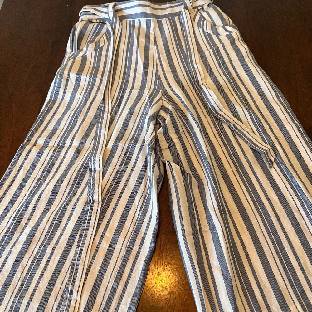 American Eagle wide leg cropped pants - size Small